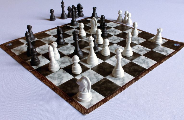 Carlsen estreia com vitória nas quartas de final do Freestyle Chess Grand Slam em Paris