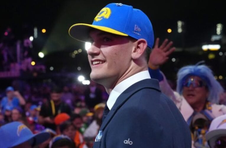 Os Rams tomam uma decisão sobre Ty Simpson por 25,4 milhões de dólares no início do período de treinos.