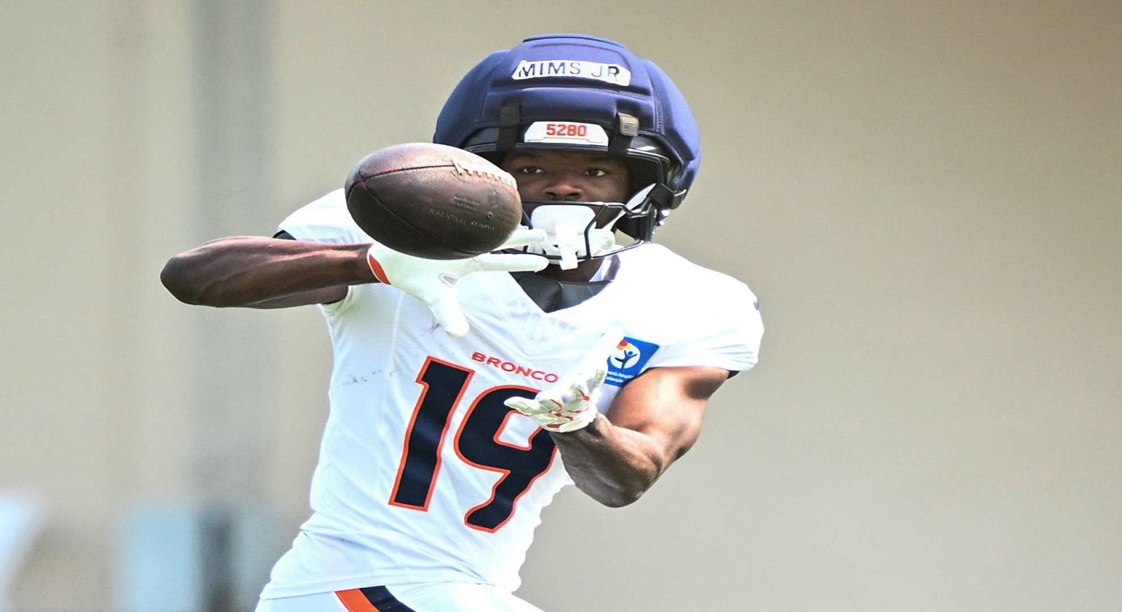 Será que Marvin Mims Jr. vai finalmente conseguir dar o salto com o novo coordenador ofensivo dos Broncos, Davis Web?