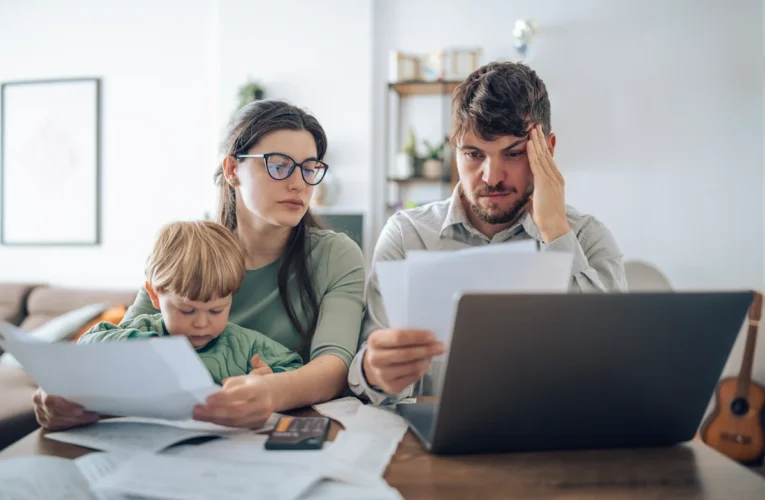 Aconselhamento de crédito vs. liquidação de dívidas: o que você precisa saber para começar a pagar sua dívida