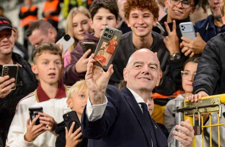 Alguém vai parar Infantino? O presidente da FIFA está confiante de que a participação especial na Copa do Mundo Sub-20 diz o contrário