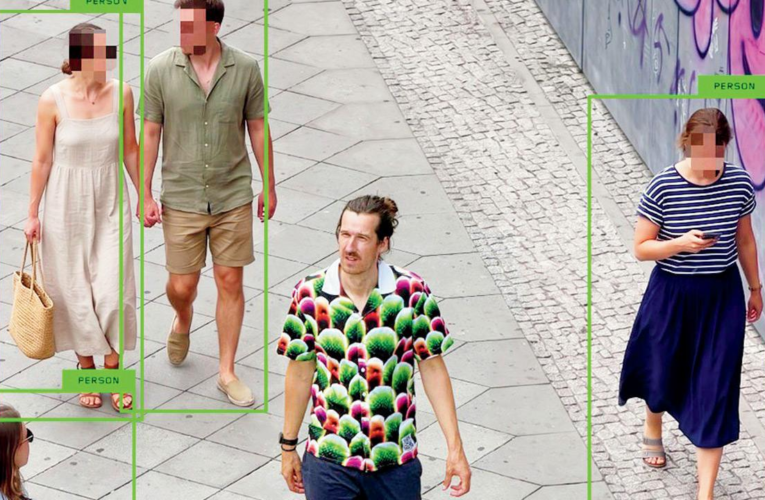Camisa resistente à IA, 2.000 meias e suco de picles: quatro histórias estranhas que estão agitando