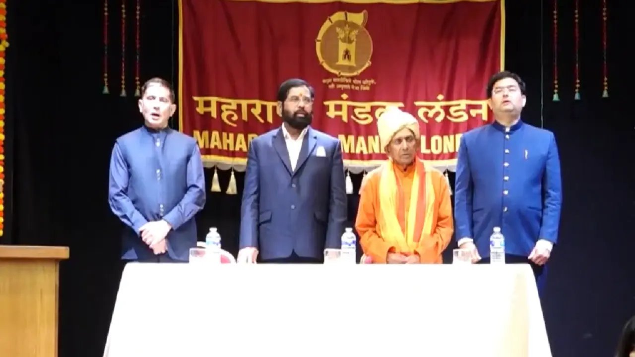 Eknath Shinde recebeu o prêmio Global Pride of Maharashtra em evento em Londres