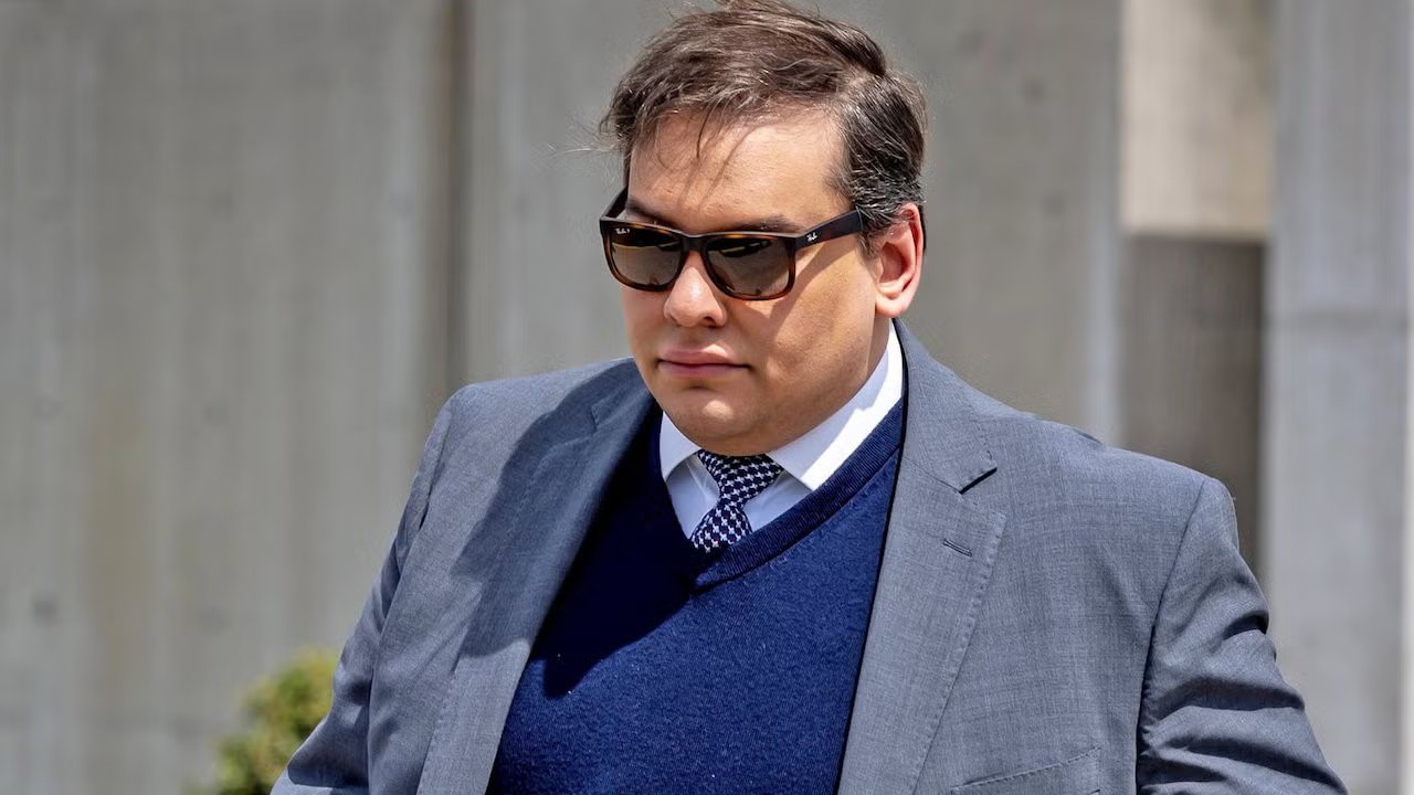George Santos expulso do Calci por abuso de informação privilegiada