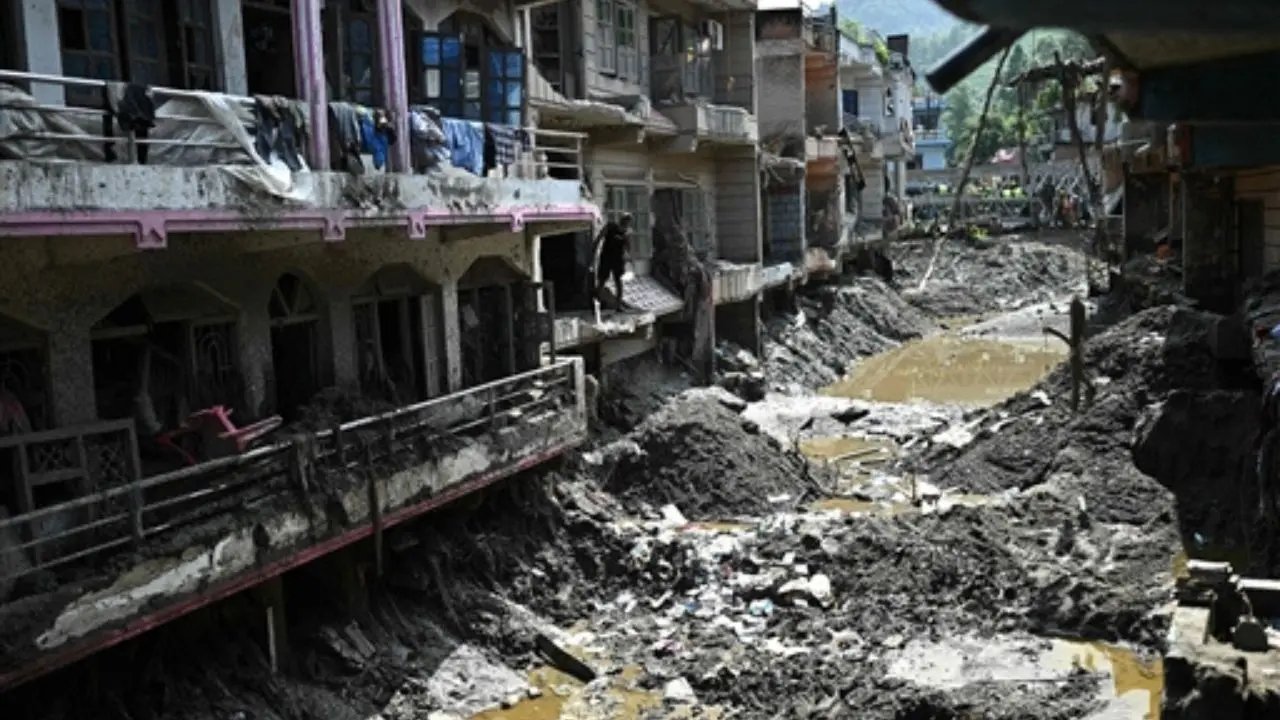 Inundações no Nepal: 1.365 mortos, 5.326 desaparecidos enquanto os esforços de resgate continuam