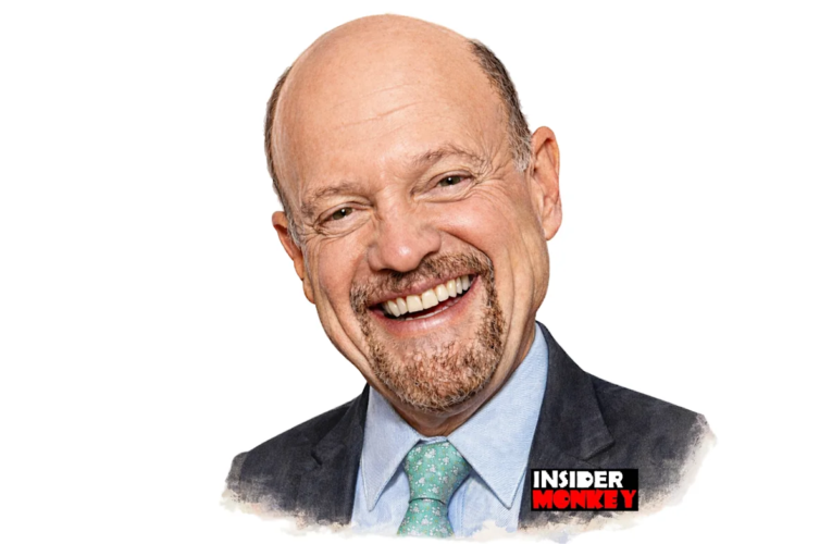 Jim Cramer discute as controvérsias em torno das ações da NVIDIA Corporation (NASDAQ:NVDA).