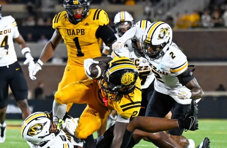 Mizzou Football: defesa do corredor da morte viva e bem na abertura da temporada