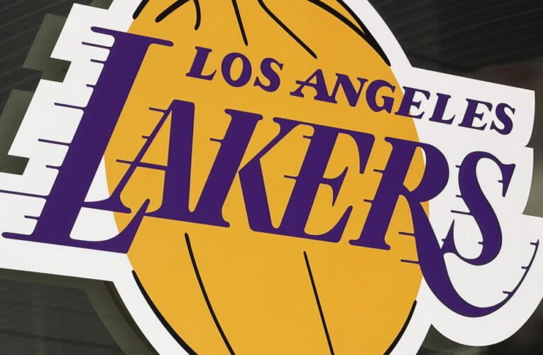 O Lakers está fazendo duas contratações para o front office, incluindo um gerente geral assistente