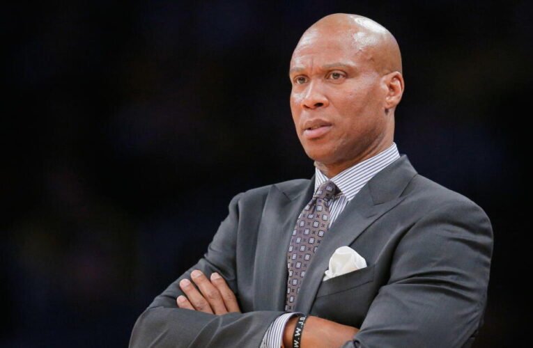 O julgamento de Byron Scott por acusações de agressão sexual foi adiado depois que ele pediu falência