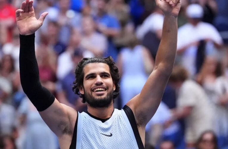 O nº 2 Carlos Alcaraz vence o nº 20 Tommy Paul para chegar às quartas de final no Aberto dos Estados Unidos