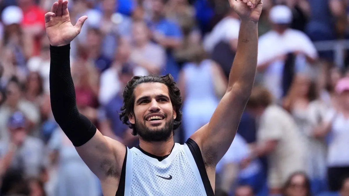 O nº 2 Carlos Alcaraz vence o nº 20 Tommy Paul para chegar às quartas de final no Aberto dos Estados Unidos