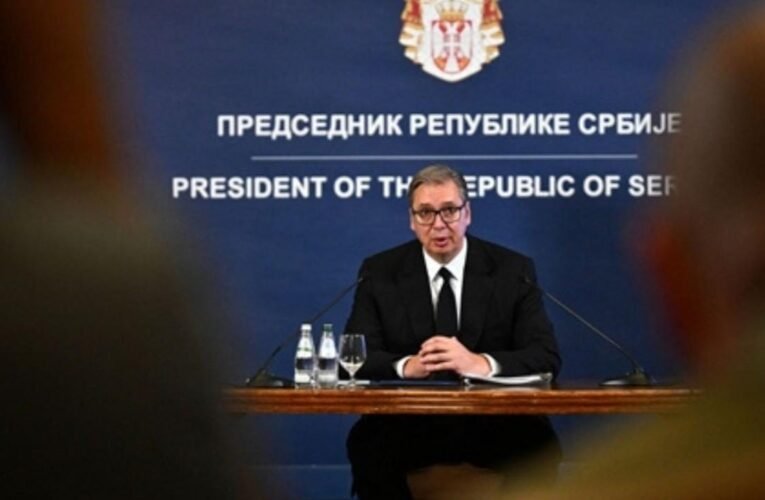 O presidente sérvio Aleksandar Vučić renunciou ao cargo de primeiro-ministro em outubro