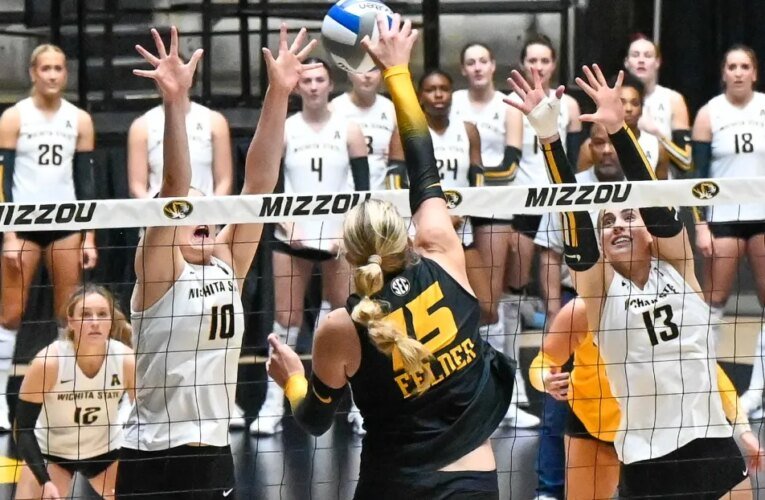O vôlei Mizzou cai no teste de estrada em primeiro lugar em Nebraska