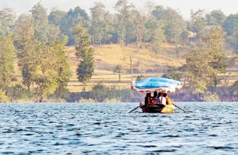Pelo menos 12 mortos e dezenas de desaparecidos após barco virar no Lago Kivu, no Congo