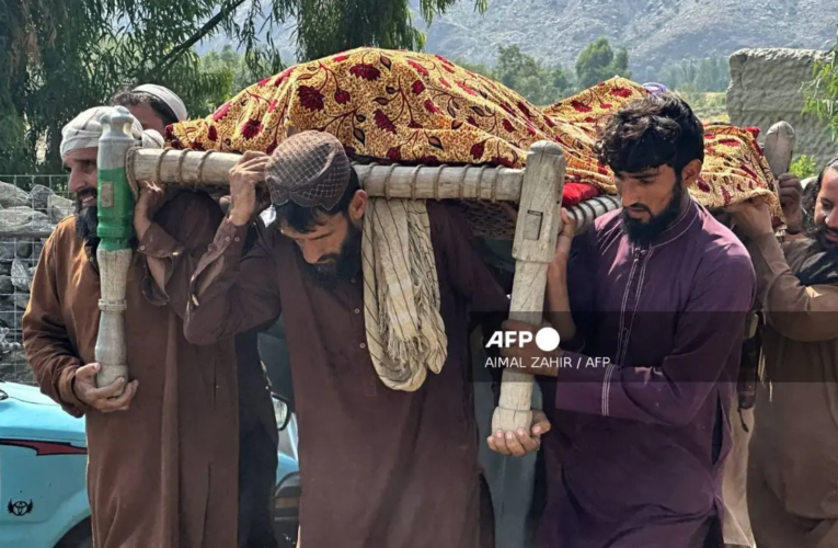 Talibã condena ataques aéreos em Kunar, Paktika, Paquistão e alerta sobre retaliação