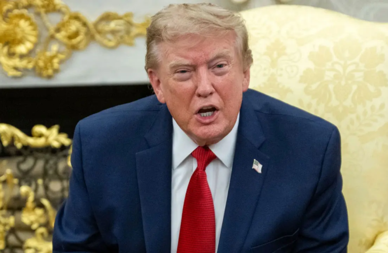 Trump renova taxa de visto H-1B de US$ 100 mil em ação visando demissões