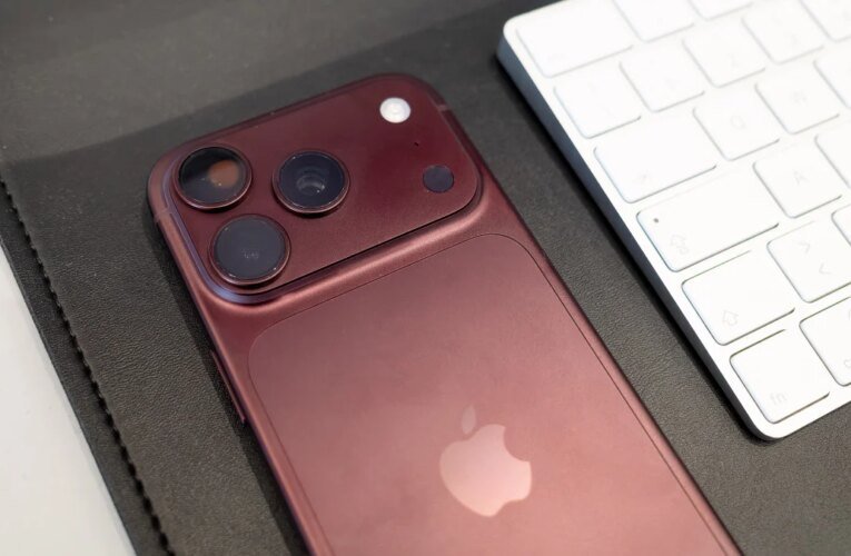 Alguns usuários do iPhone 18 Pro e Max dizem que seus dispositivos já estão descoloridos