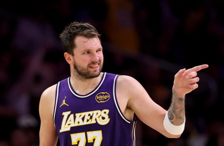 Cinco tópicos para ficar de olho agora que o Lakers inicia sua pré-temporada esta semana