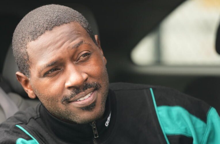 Ex-astro da NFL Antonio Brown aceita acordo judicial em caso de tentativa de homicídio