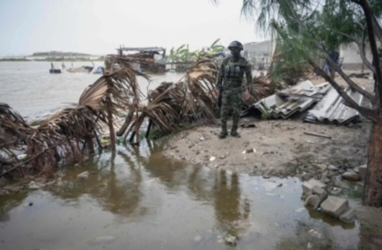 Furacão Polo atinge Baja California Sur; O México está lutando contra inundações, inundações