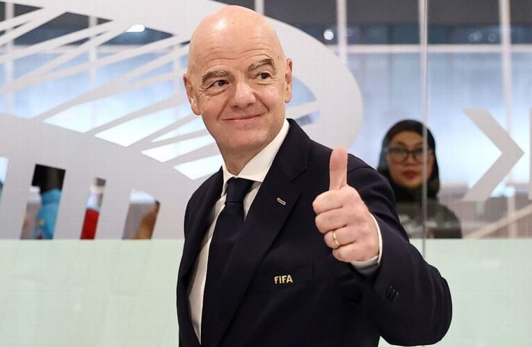 Infantino pede desculpas, mas a reeleição como presidente da FIFA ainda está longe de ser certa