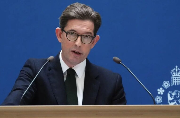 Irã tem como alvo instalações militares do Reino Unido, alerta chefe do MI5; IA pode lançar armas biológicas