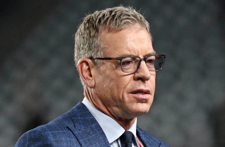 Jerry Jones está pronto para trazer Troy Aikman de volta aos Cowboys.